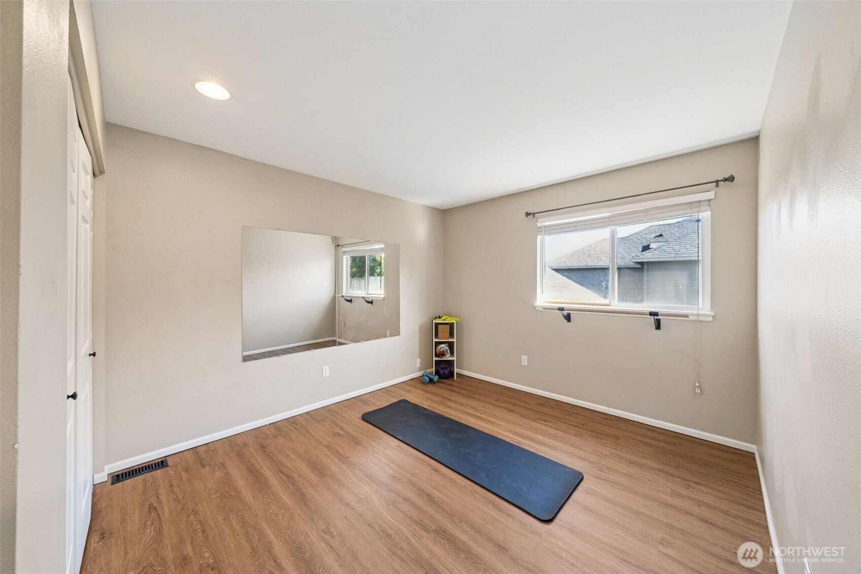 Bed 4 dance studio guest bed flex room