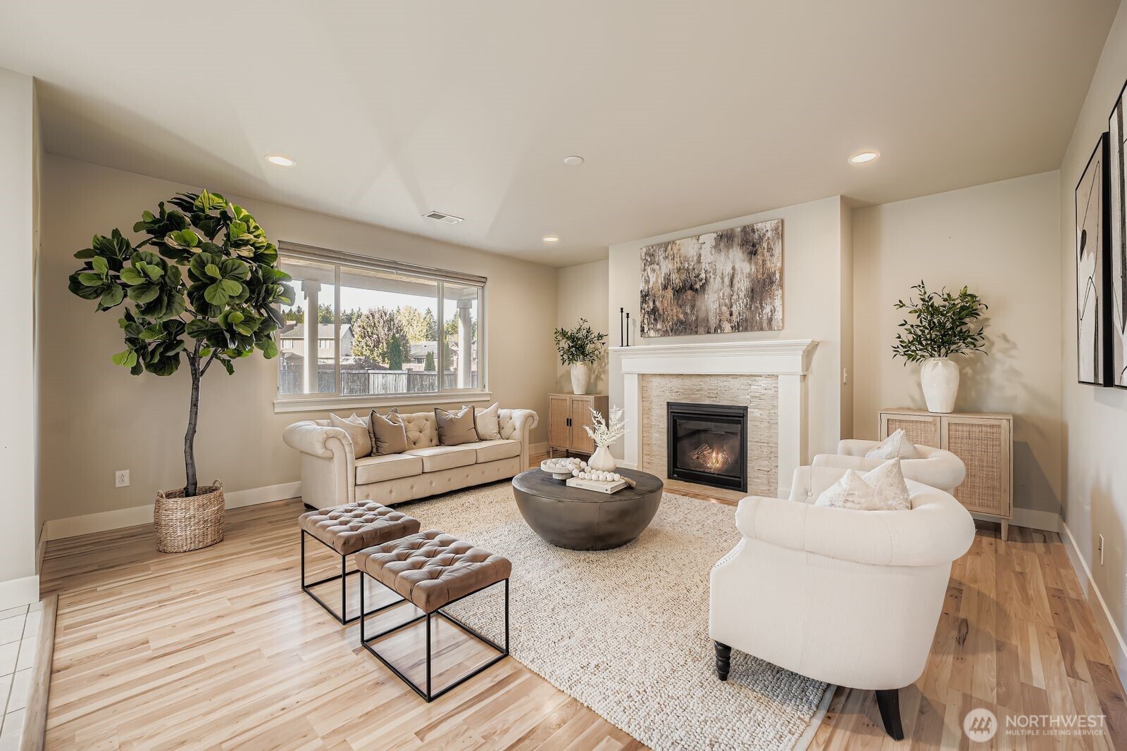 Living room to gather before the fireplace.