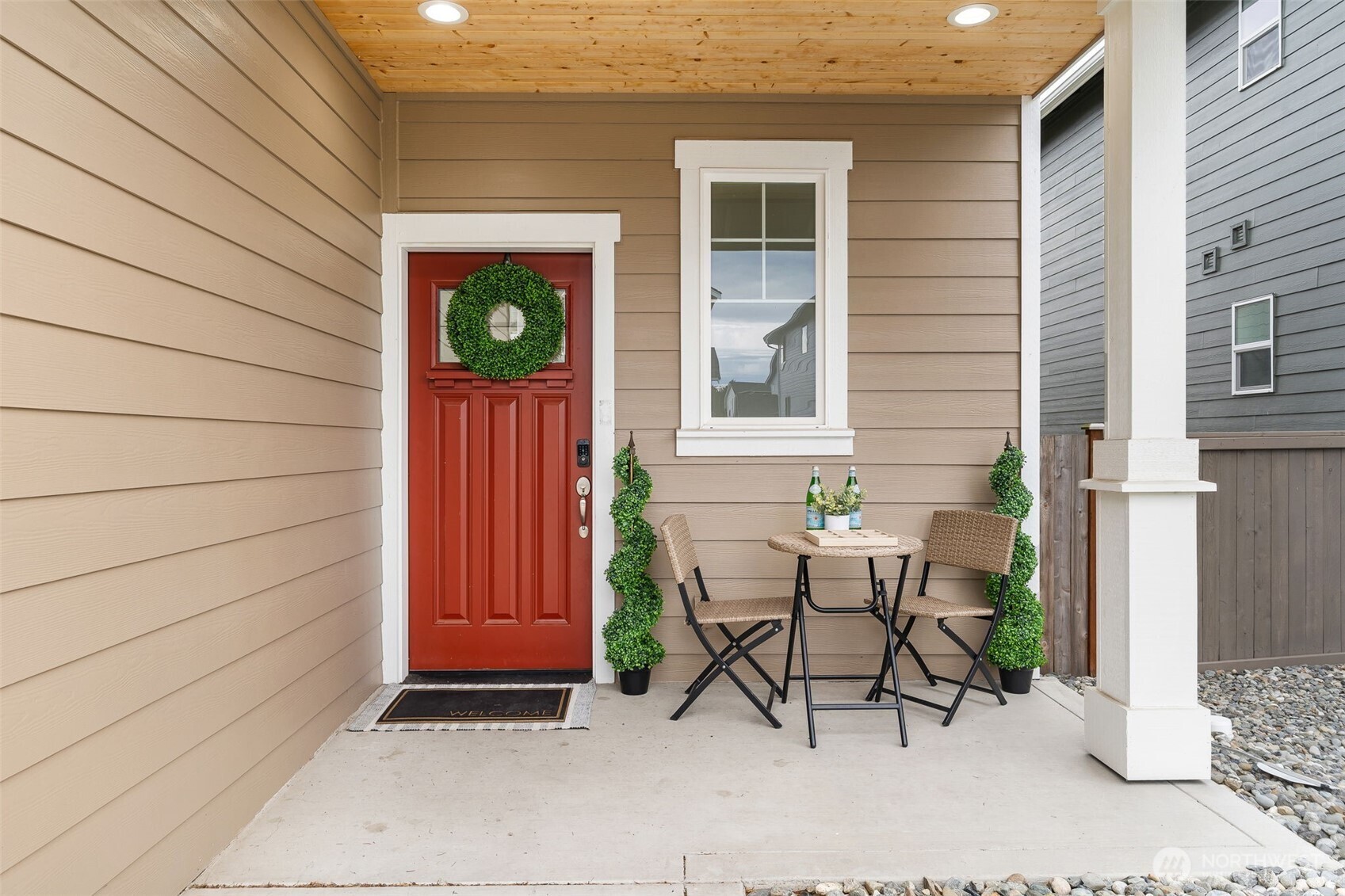 Adorable patio welcoming you!
