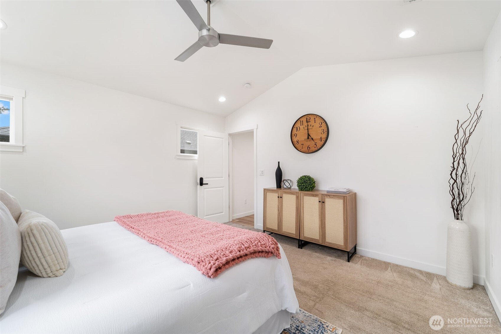 Ceiling fan in primary room!