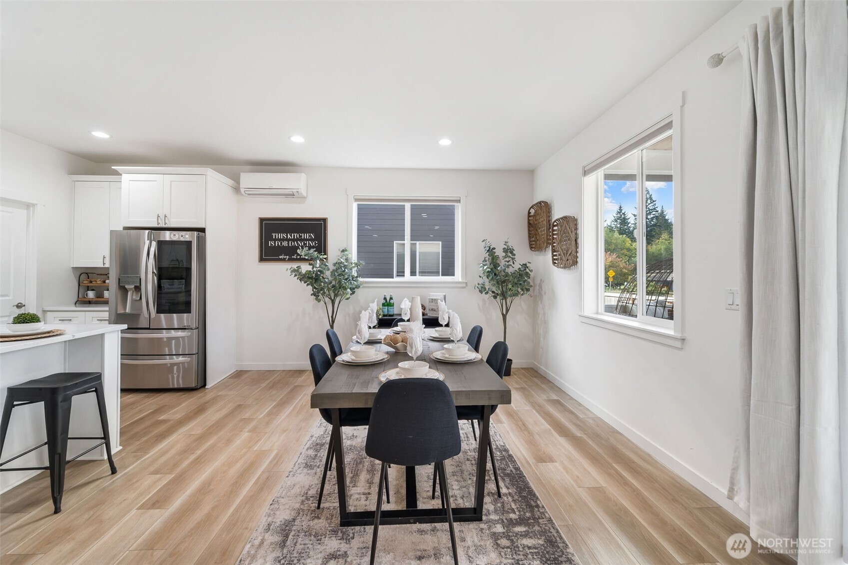 Dining room perfect for hosting