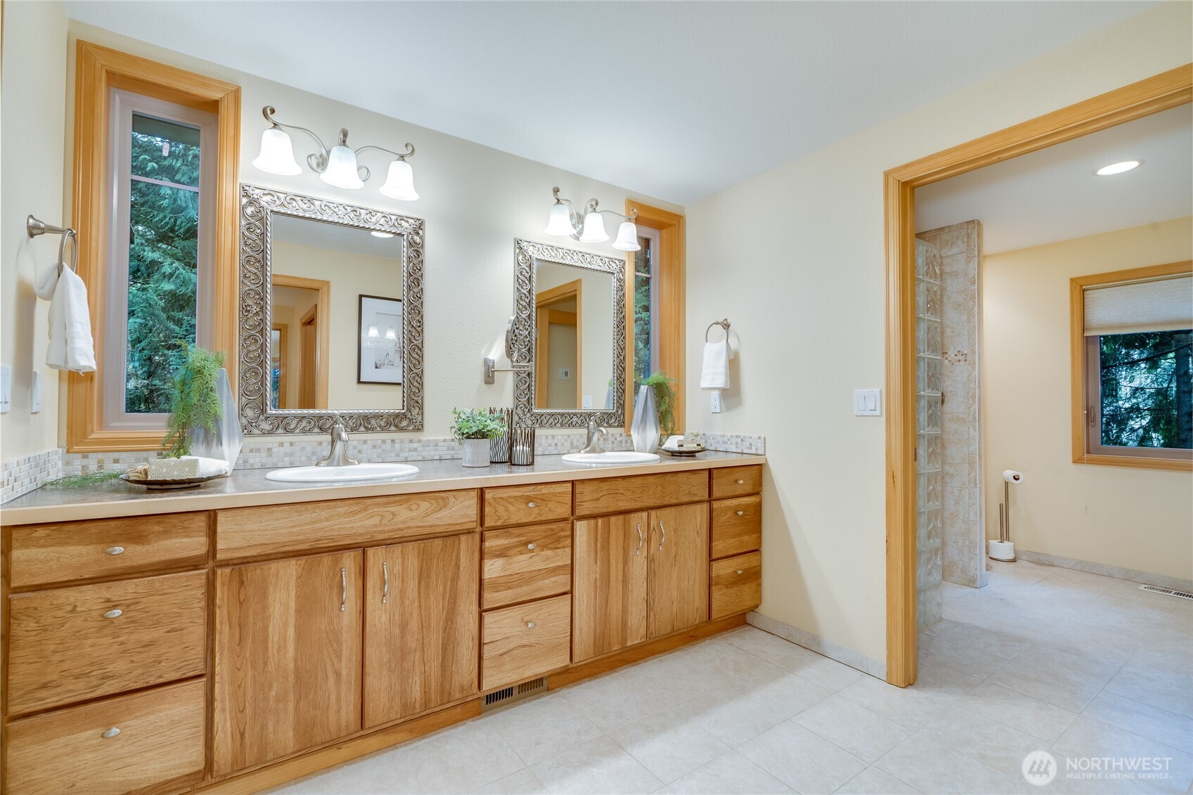 Primary bathroom with double sinks!