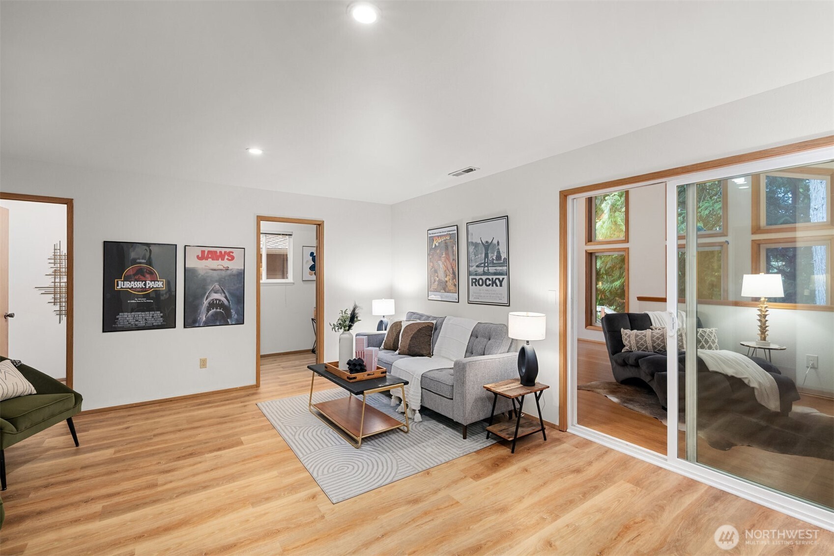 Bonus room perfect for lego-building, movie nights or gaming tournaments!