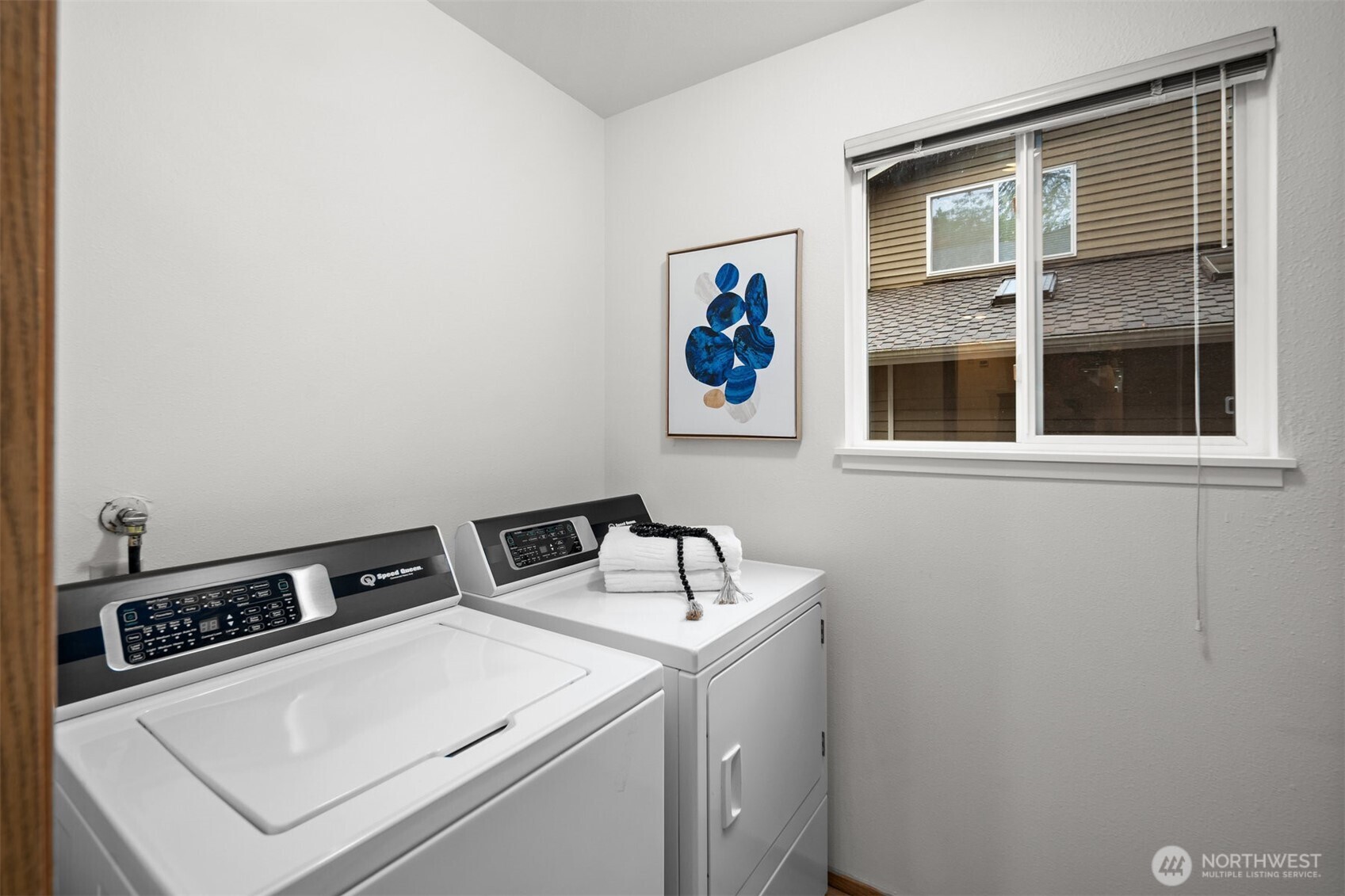 Laundry room with washer dryer-all appliances stay!