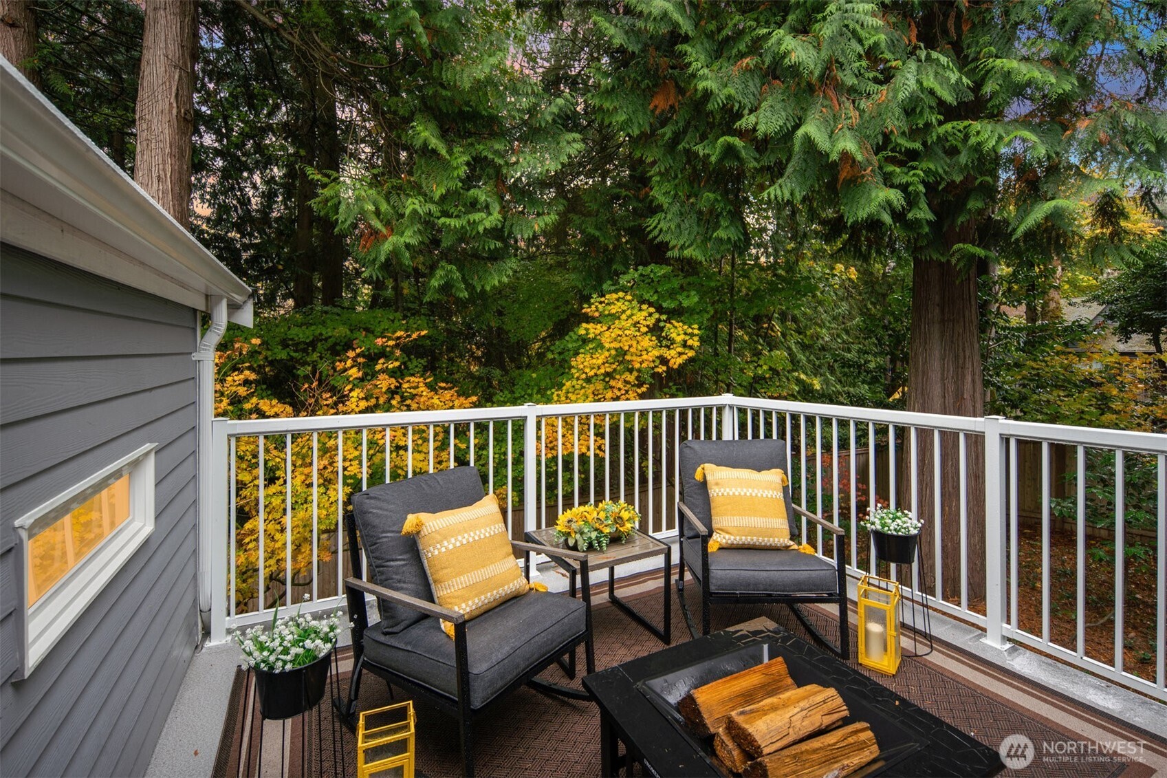 Beautiful deck overlooking wooded greenbelt.