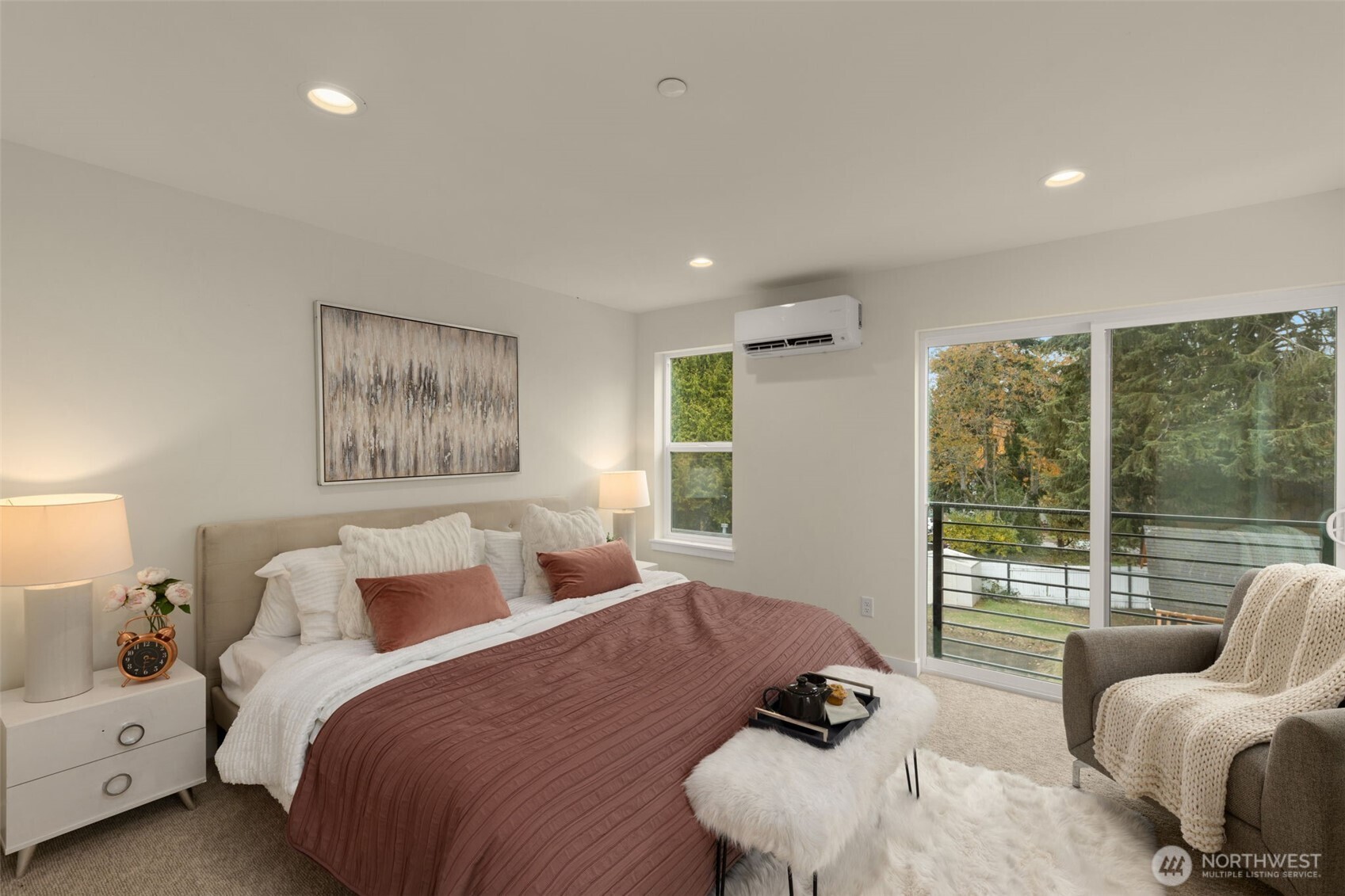 The primary suite is a sanctuary in every sense. Bathed in gentle natural light, it offers a peaceful escape from the pace of the city.