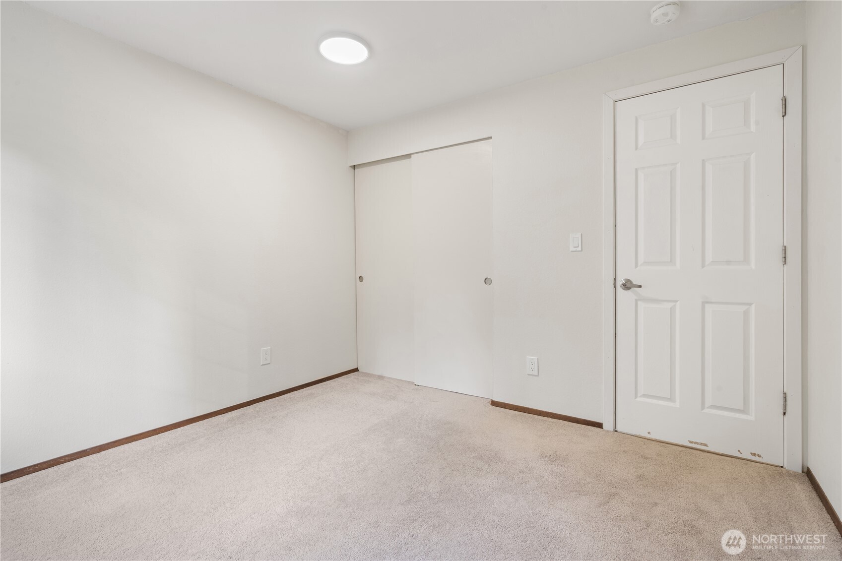 Second floor bedroom4