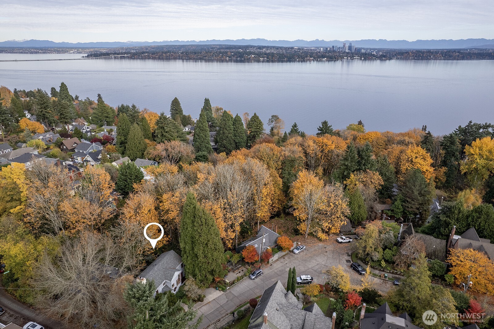 Fantastic Madrona location, just 3 blocks from Lake Washington.