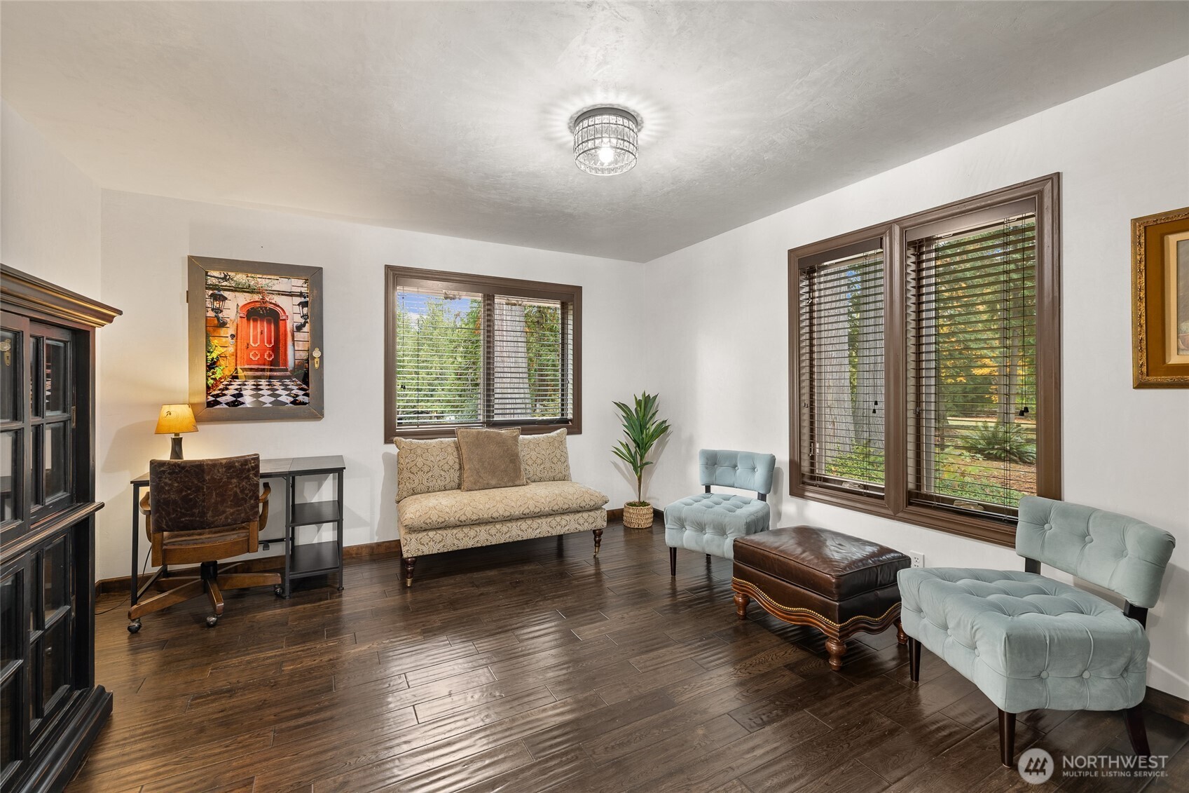 Main Floor 5-Piece Bathroom a Continuation of Impressive Quality & Function