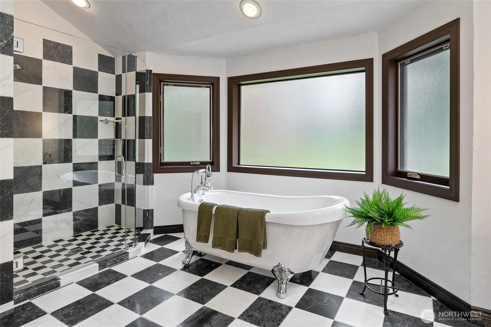 Carrara Italian Marble ~ A Fun Artistic Expression in the Primary 5-piece En-suite