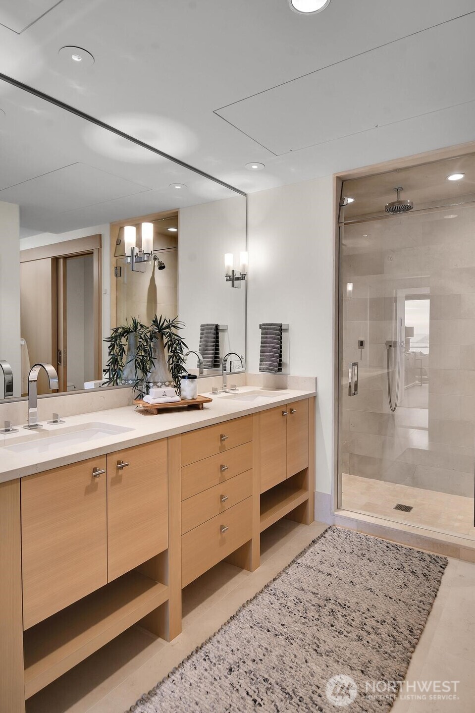 Primary bathroom in Unit 1206