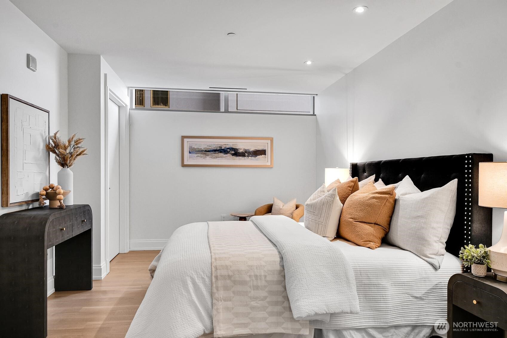 Guest bedroom in Unit 1206