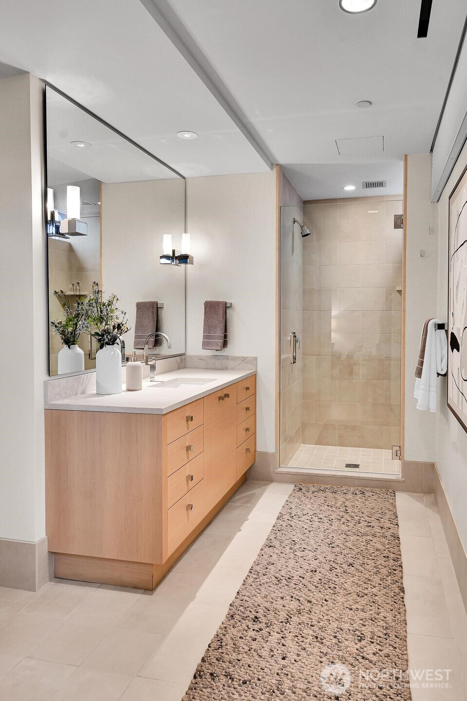 Ensuite 3/4 bathroom for guest bedroom in Unit 1206