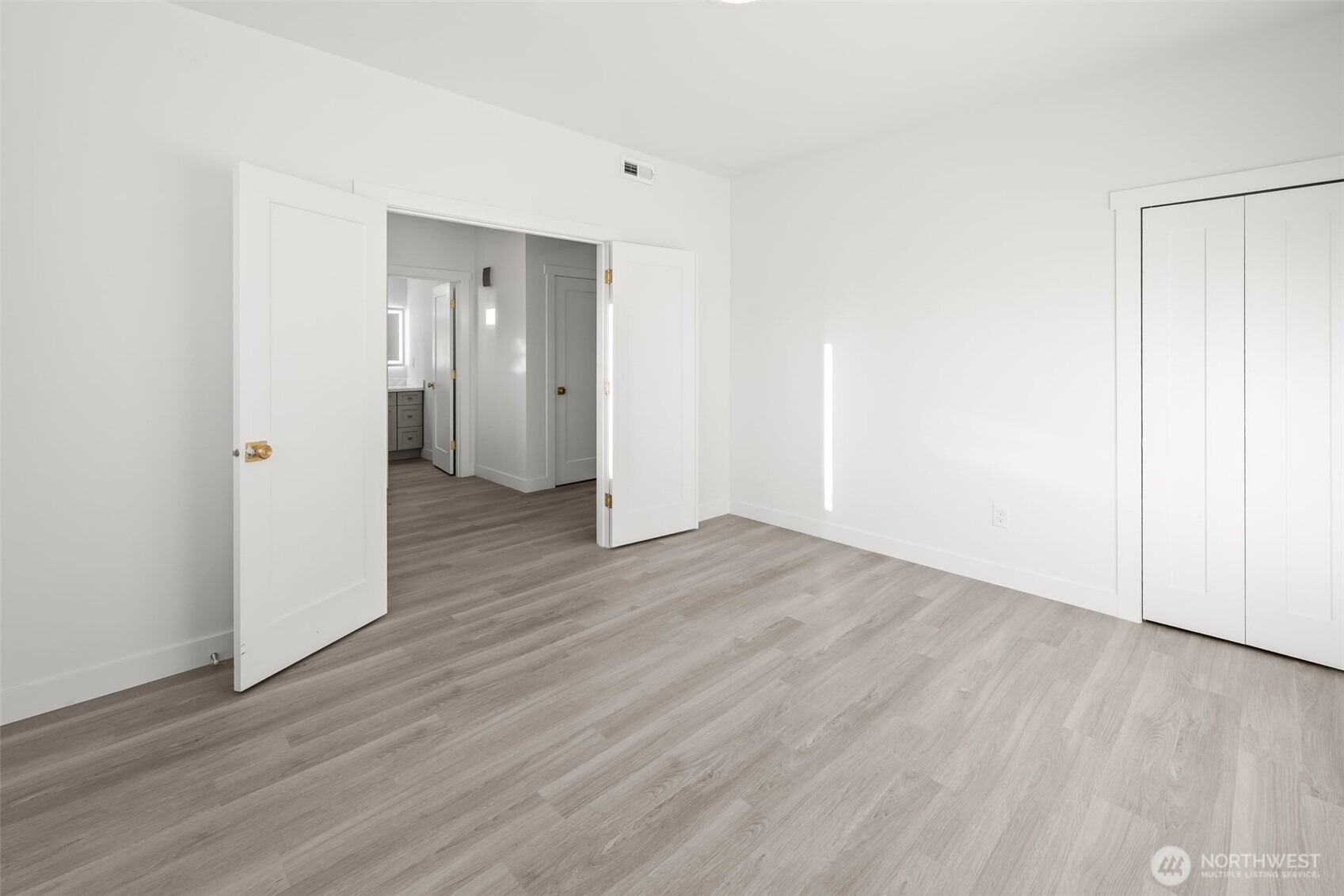 Home office / study / 4th bedroom main floor reverse angle