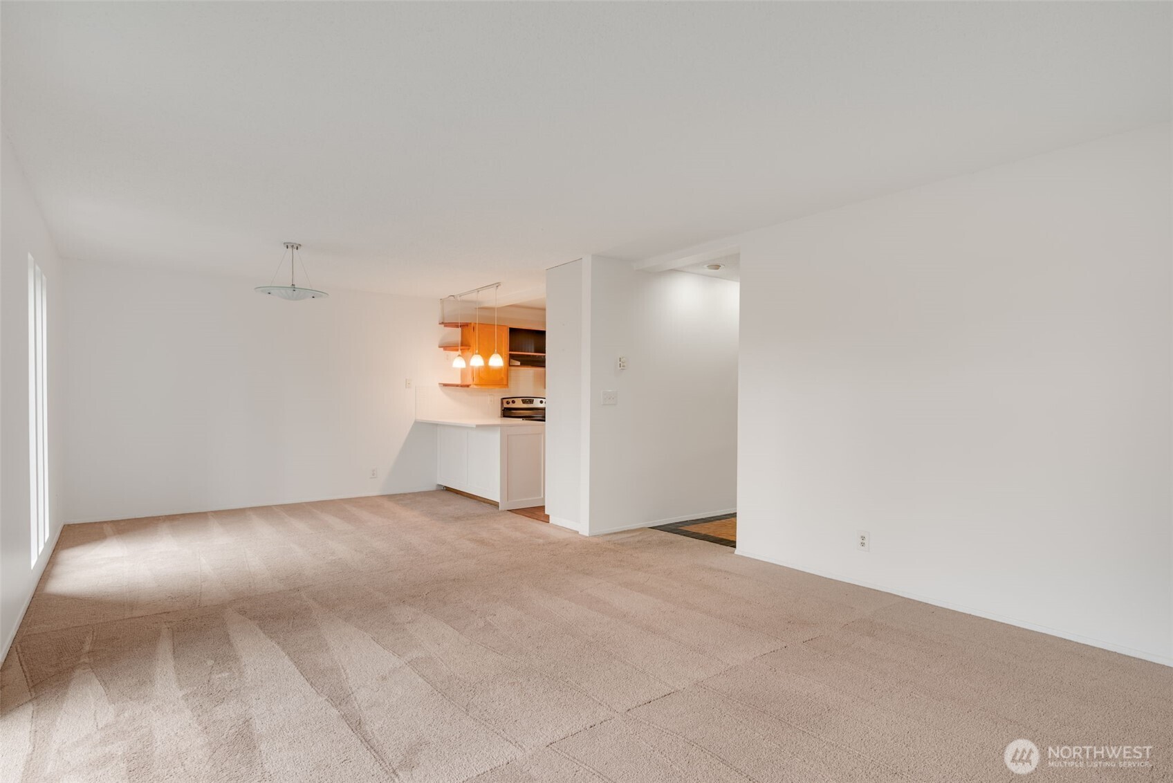 Kitchen eating space