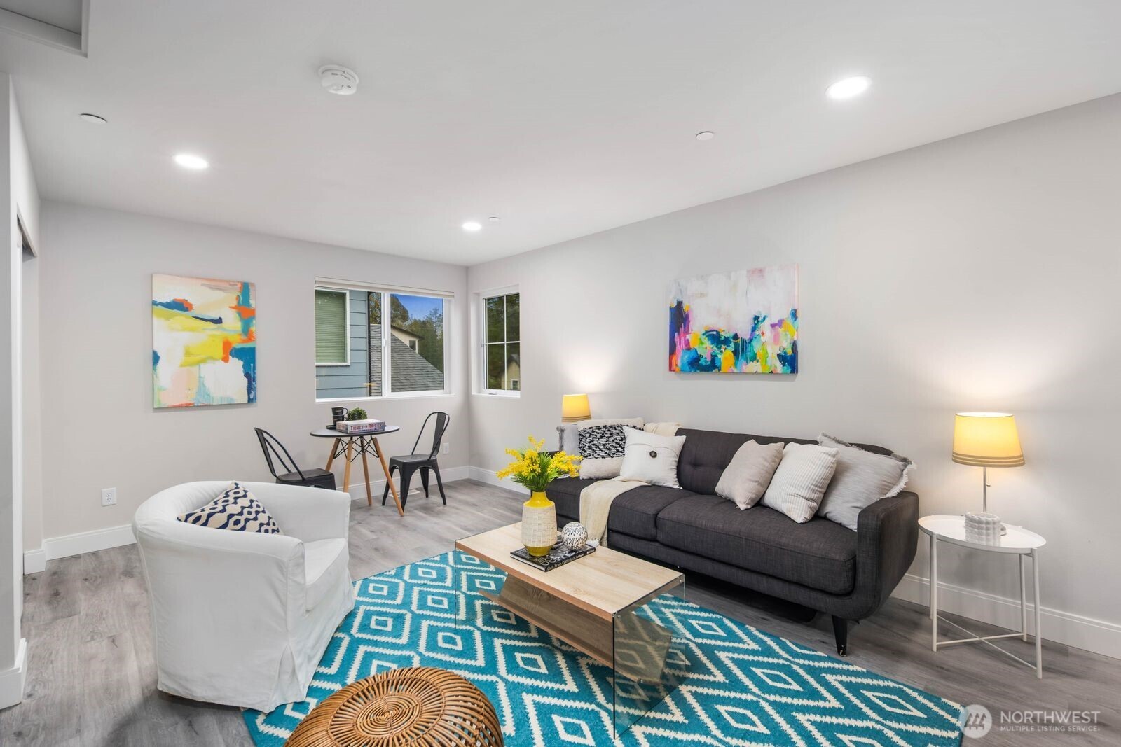 Large rec room on floor 3 - hobbies, media, or gaming!