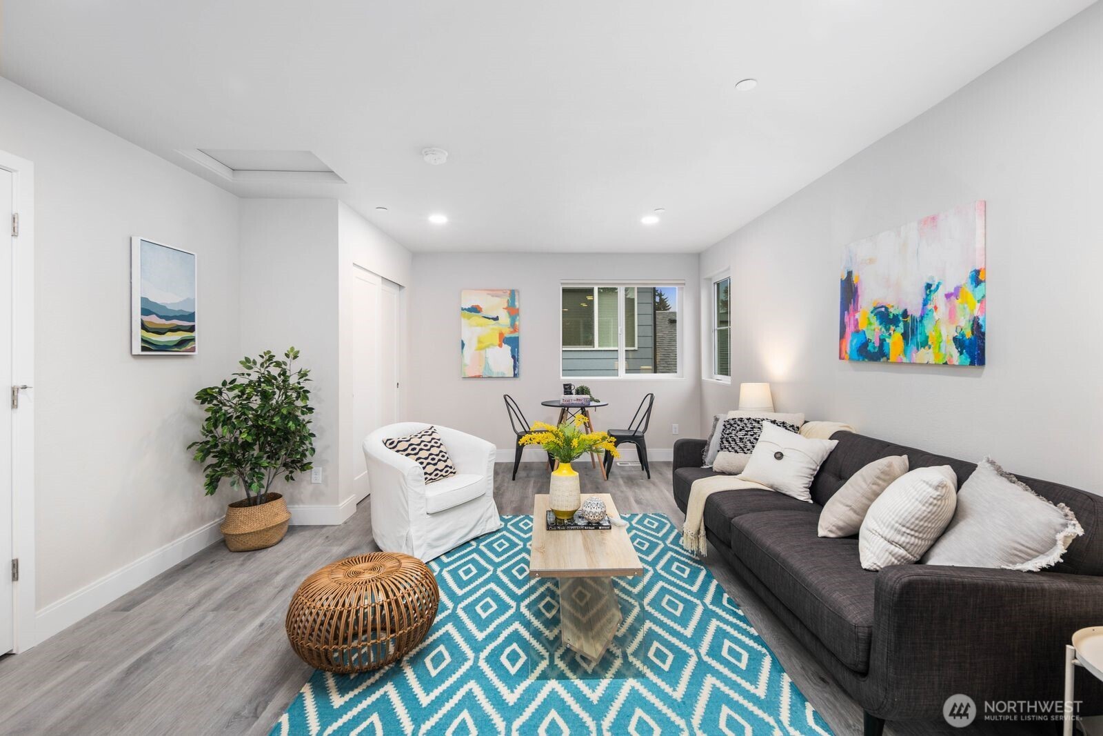 Room for a 5th bedroom! Wall can be replaced easily.