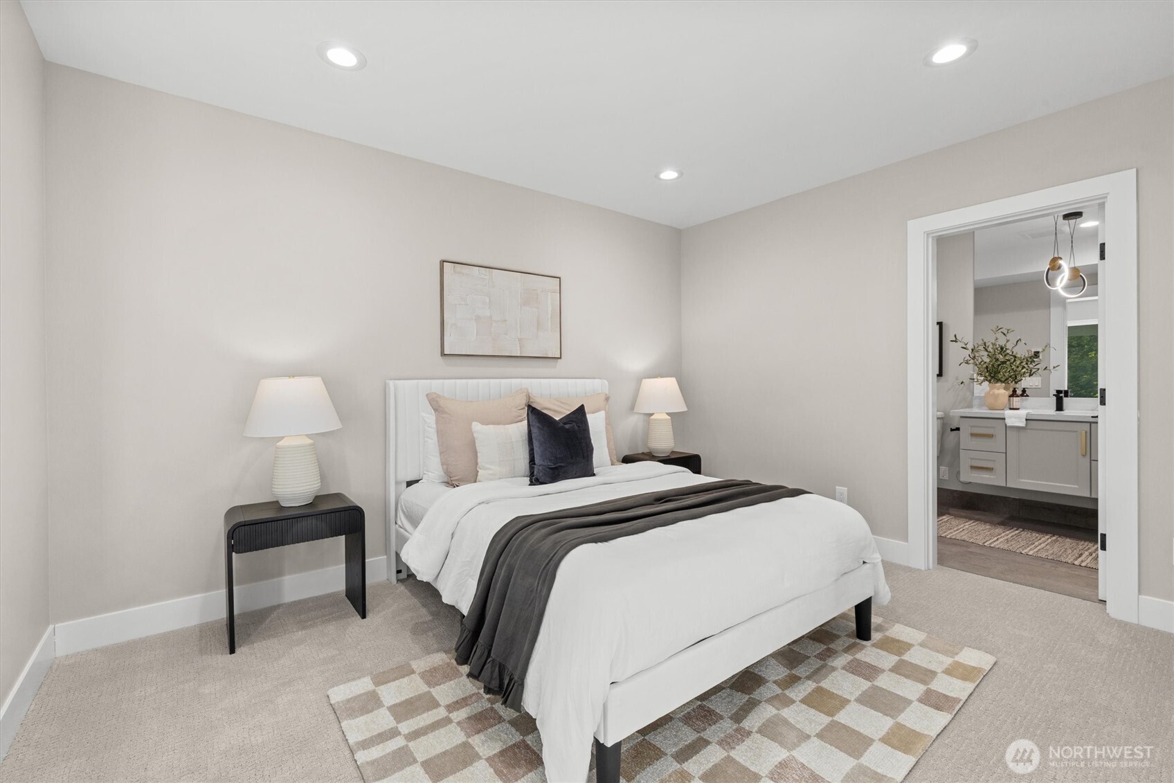 Lower-level guest suite