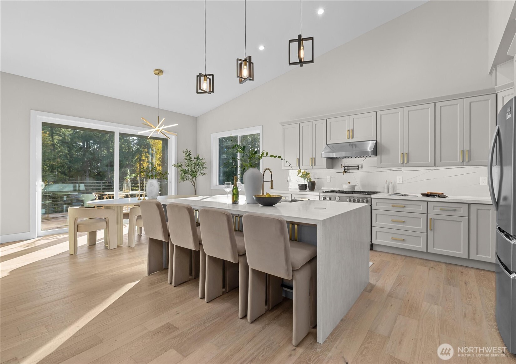 Open concept floor plan with beautiful flowing spaces