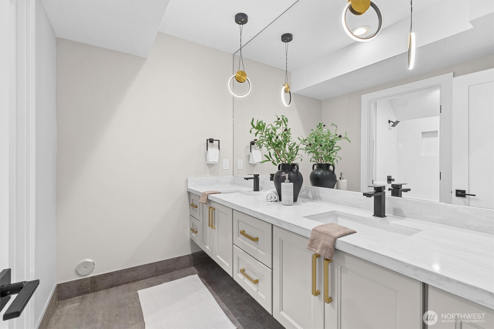 2nd lower-level full bath