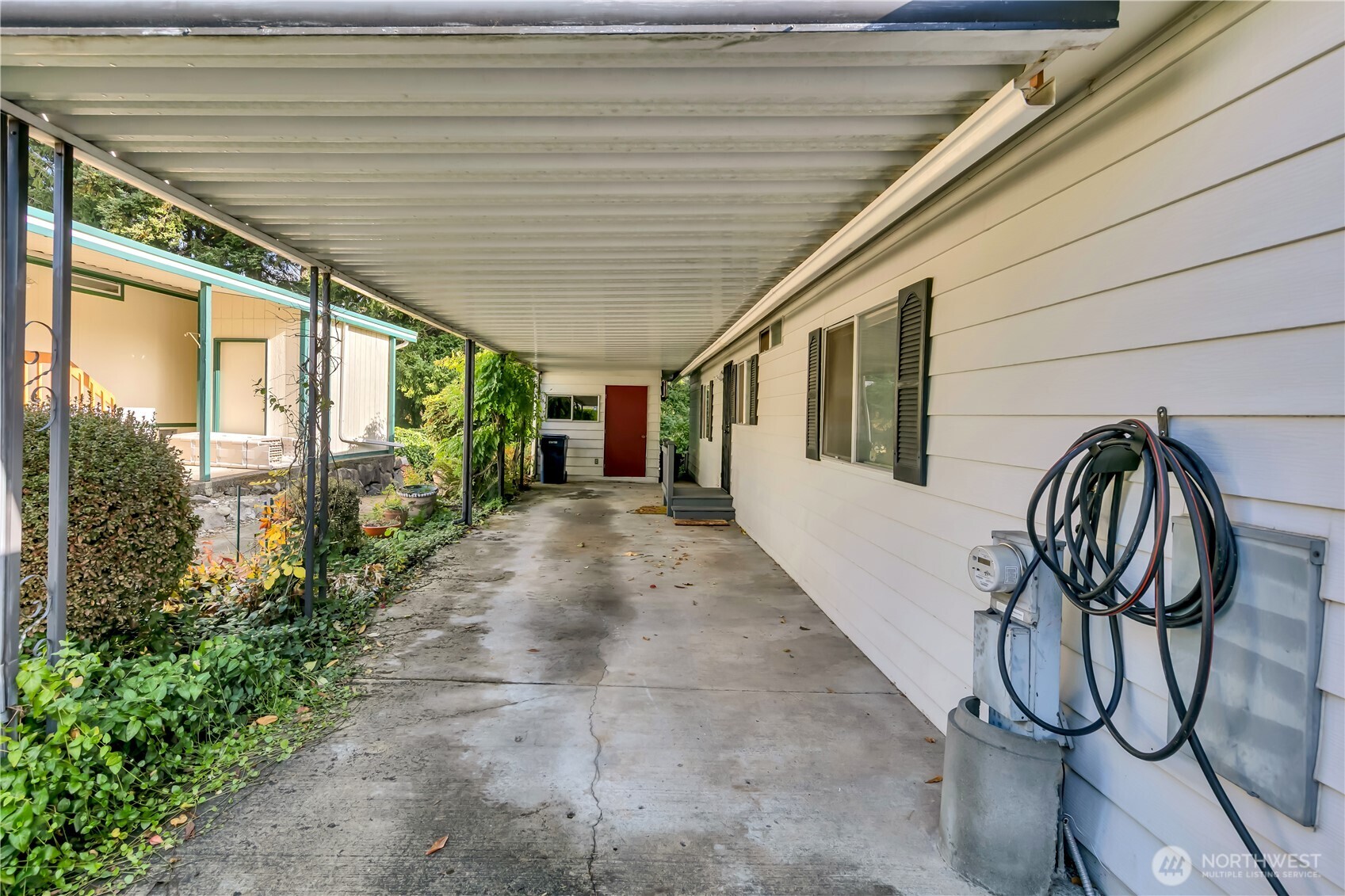 Deck that looks out to the park ~