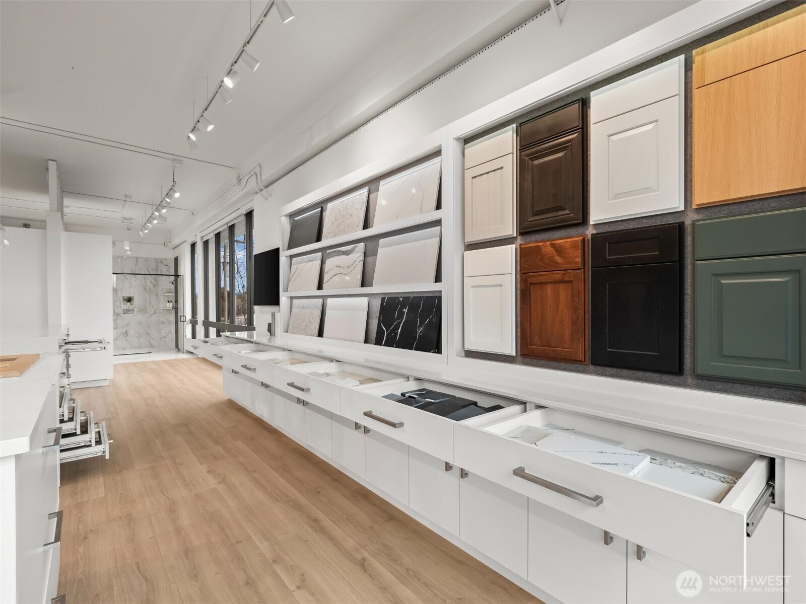 COME PERSONALIZE YOUR FINISHES AT OUR DESIGN STUDIO