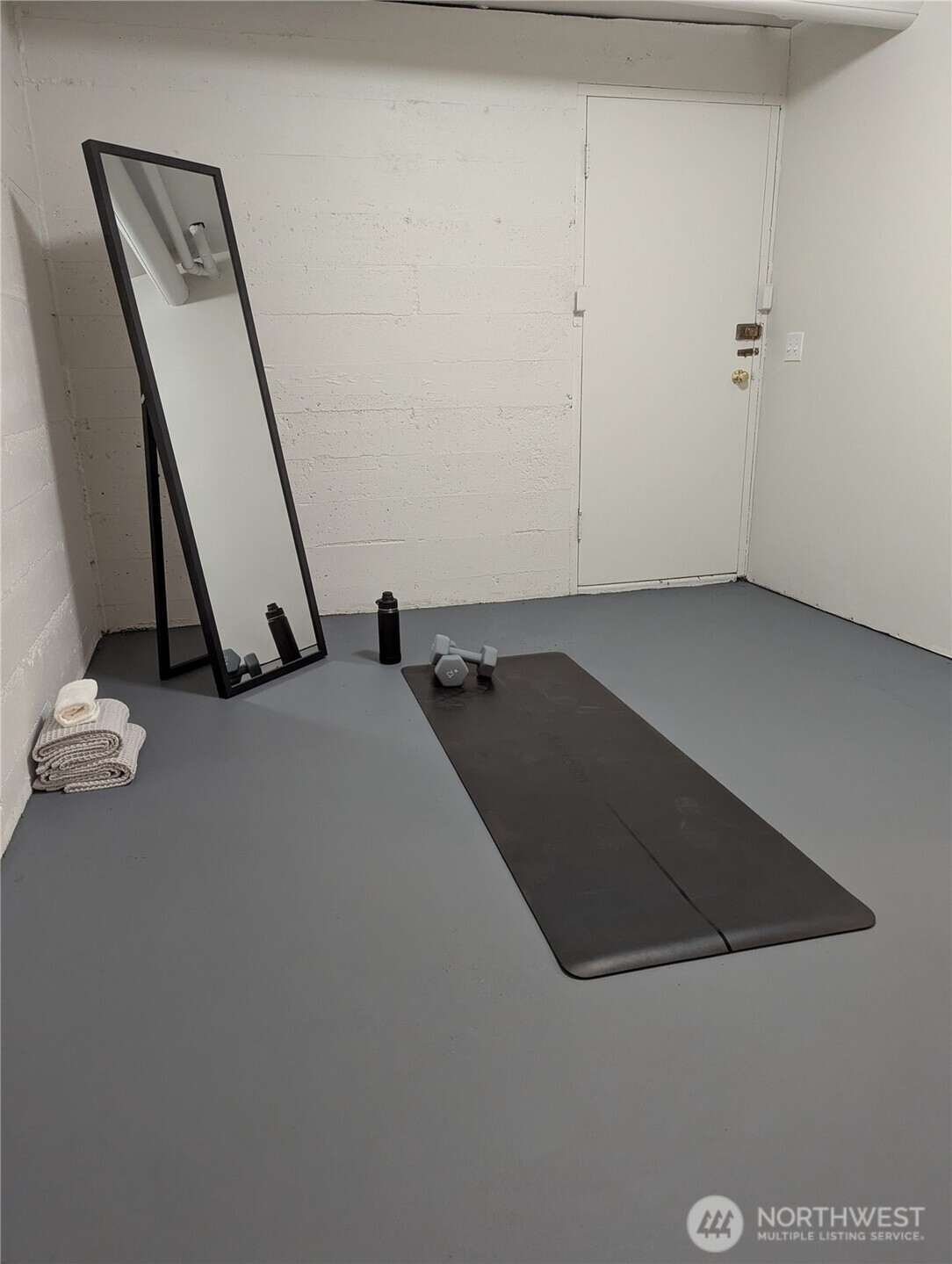 Second bath on entry level