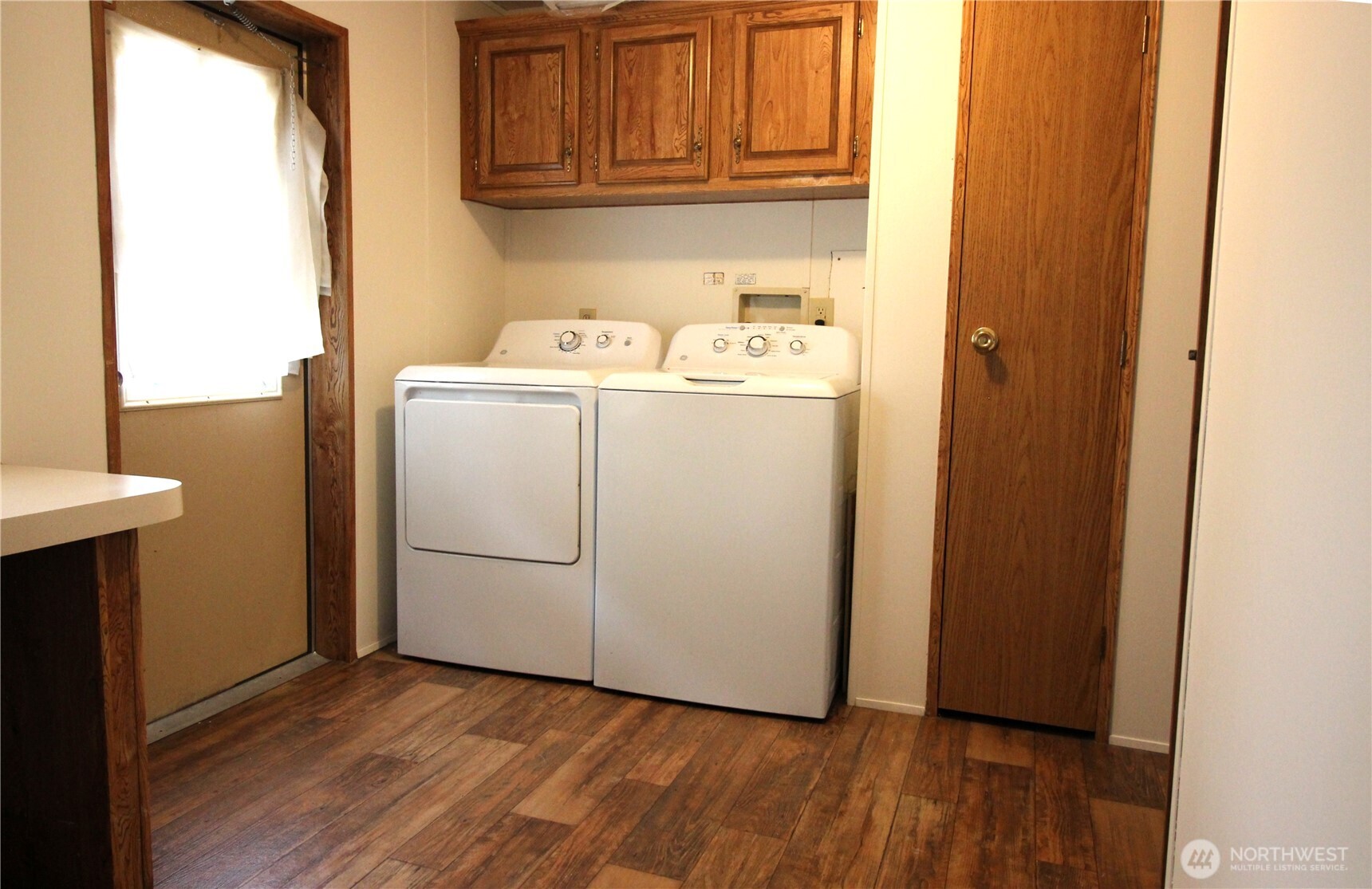 Other side of utility room.