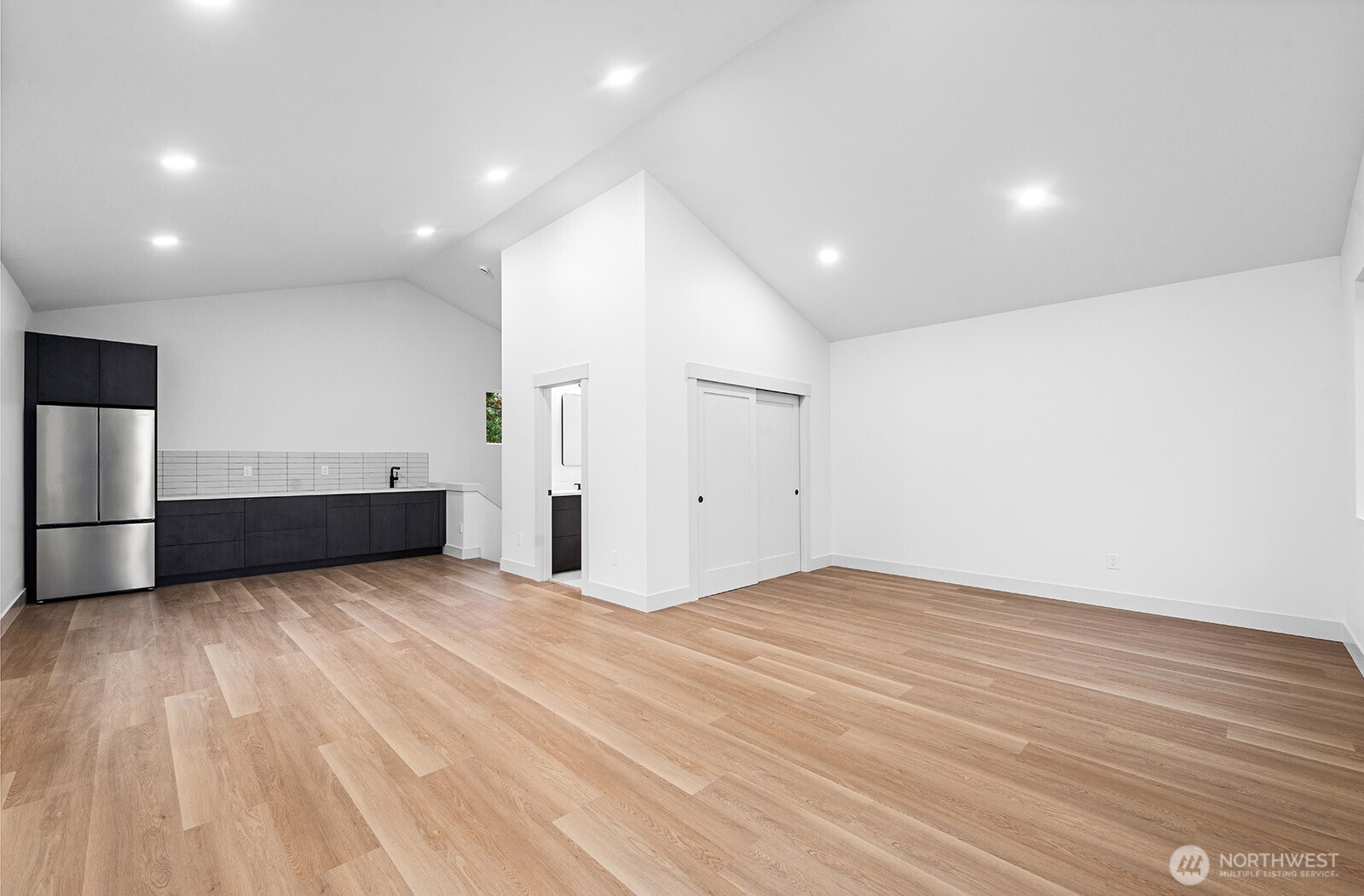 Studio Cottage above 2 car garage