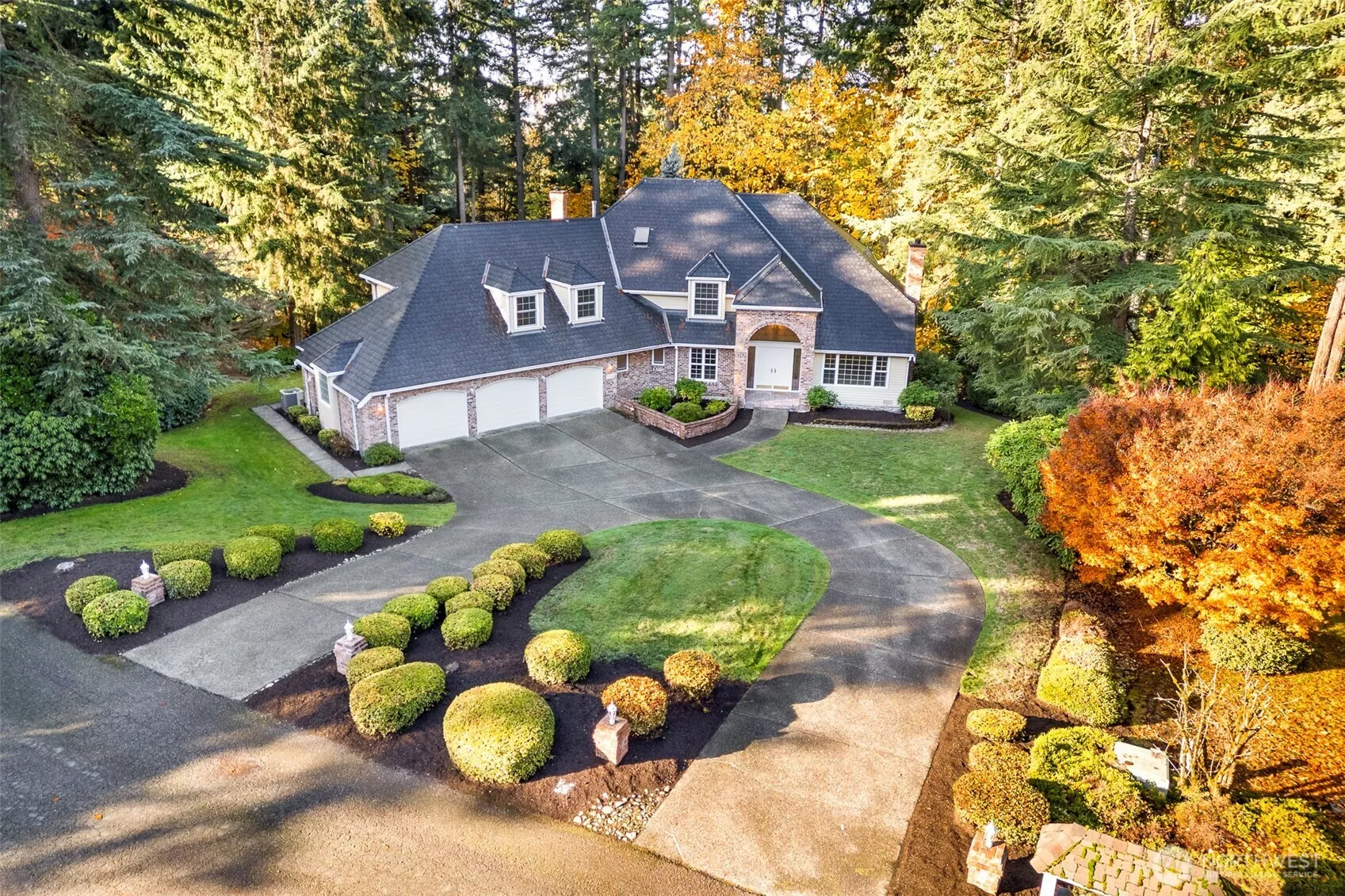 Simply beautiful 3760 square foot home with lovely landscaped 1.07 acre lot.    Come and see all that Woodinville has to offer!