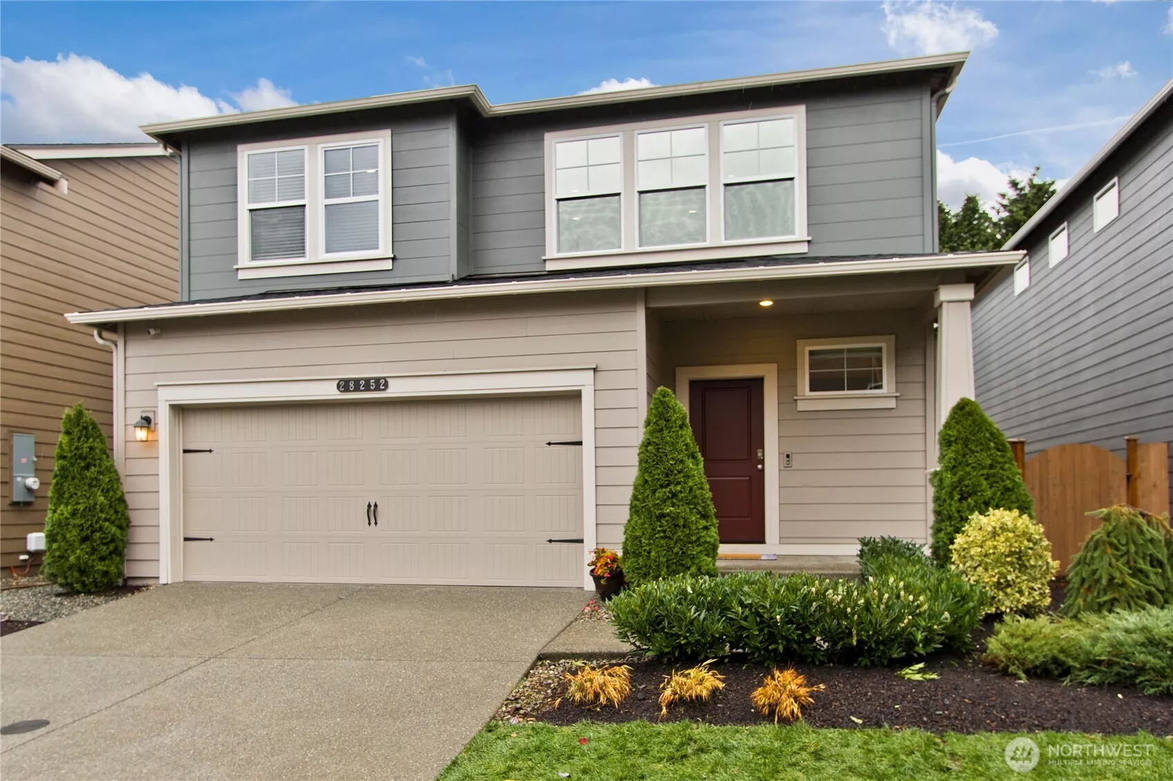 Front Exterior View of this Star Lake Community Home. Less than 2 miles away from the soon to open Light Rail Station!