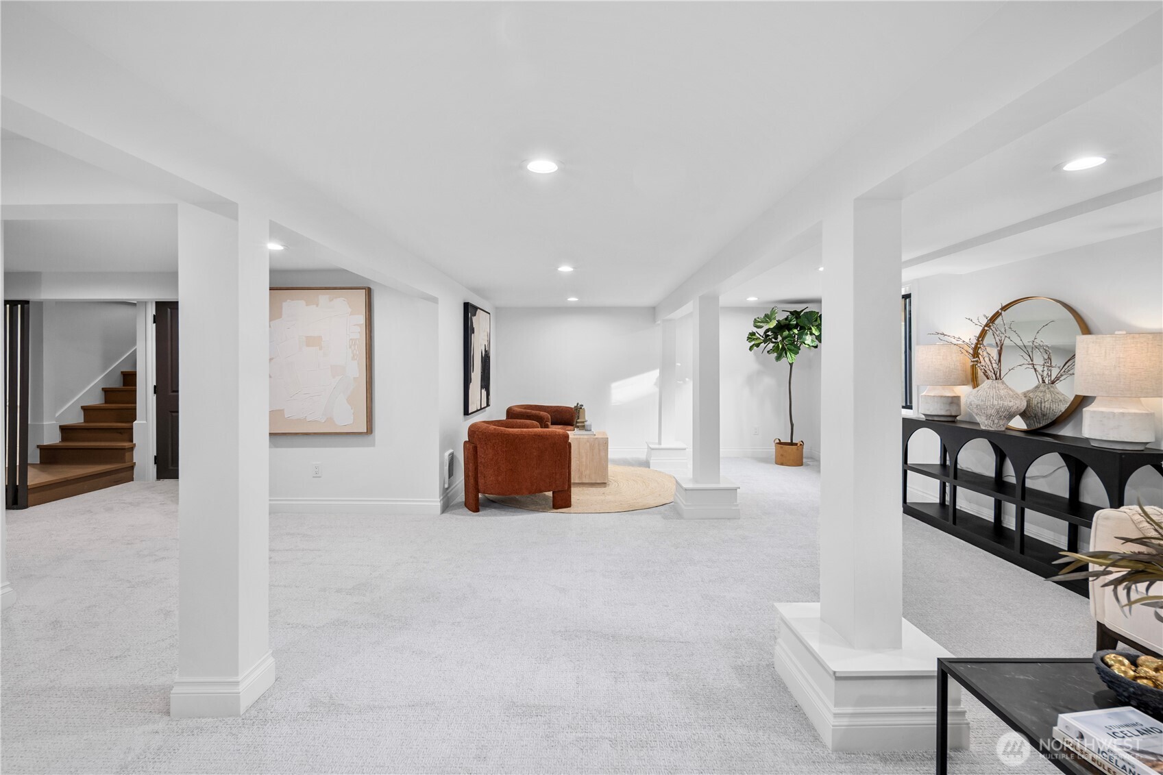 Another view of the bonus room...