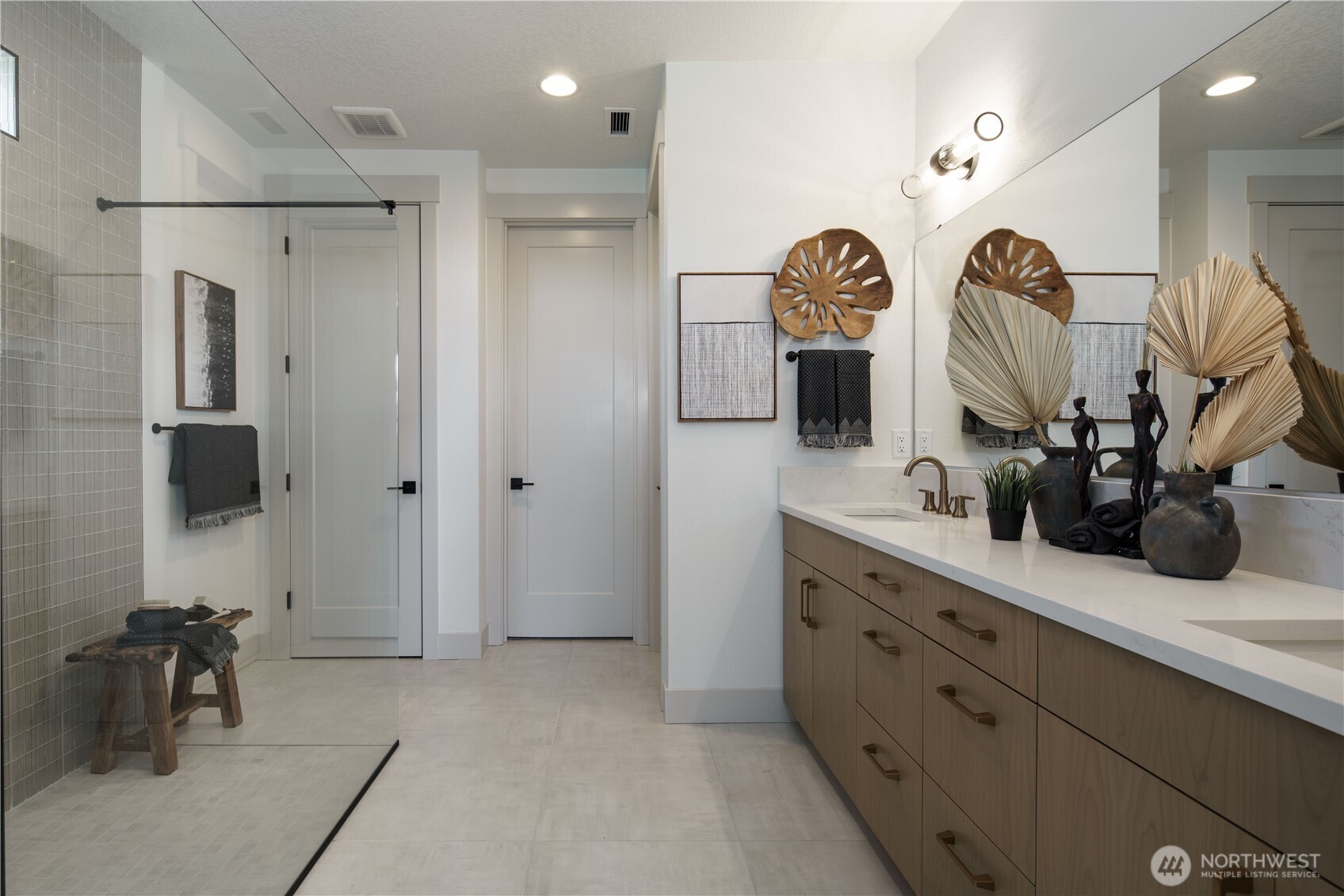 This photo/rendering is provided for illustrative purposes only. It does not depict the actual property, finishes, or furnishings, which may differ.