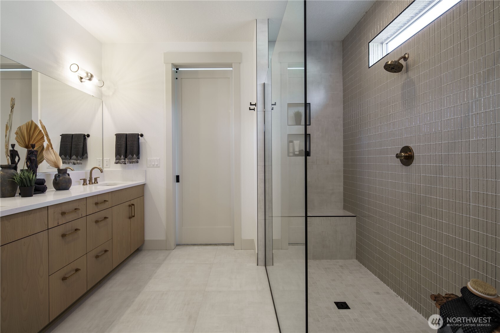 This photo/rendering is provided for illustrative purposes only. It does not depict the actual property, finishes, or furnishings, which may differ.