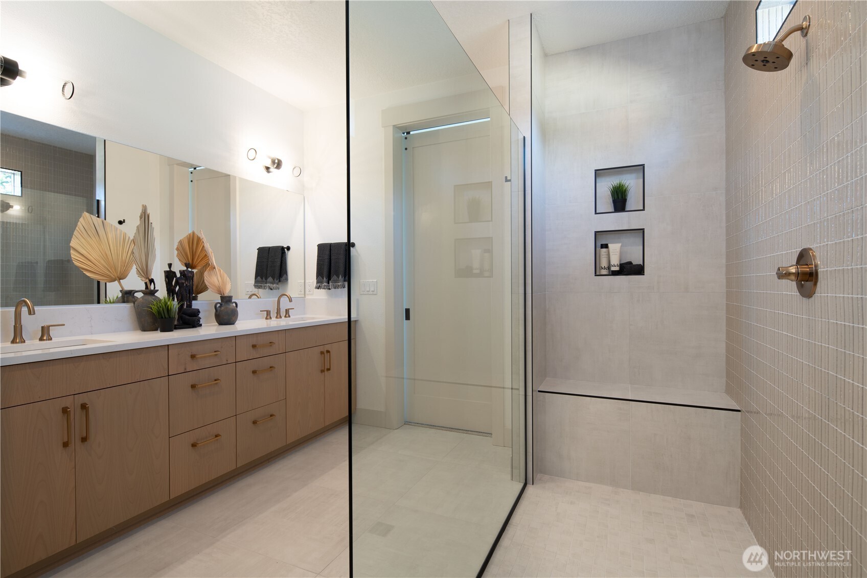 This photo/rendering is provided for illustrative purposes only. It does not depict the actual property, finishes, or furnishings, which may differ.