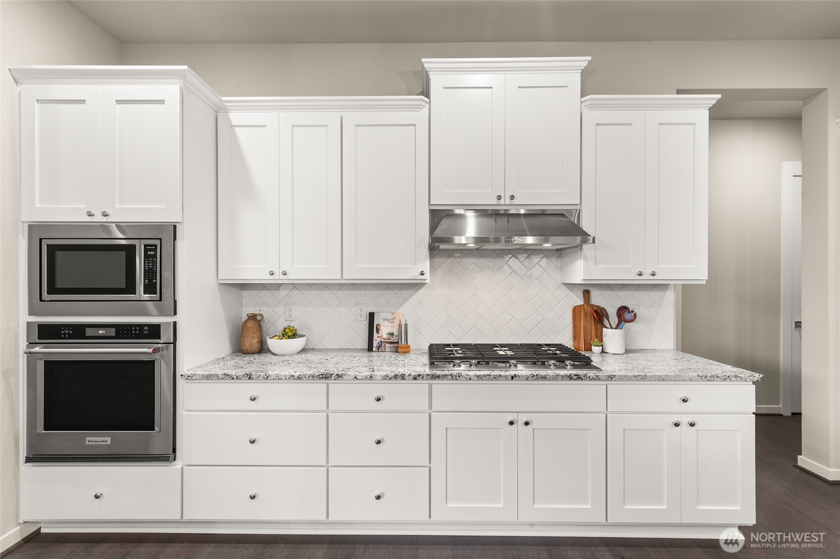 Stainless steel, quartz, and storage for days.