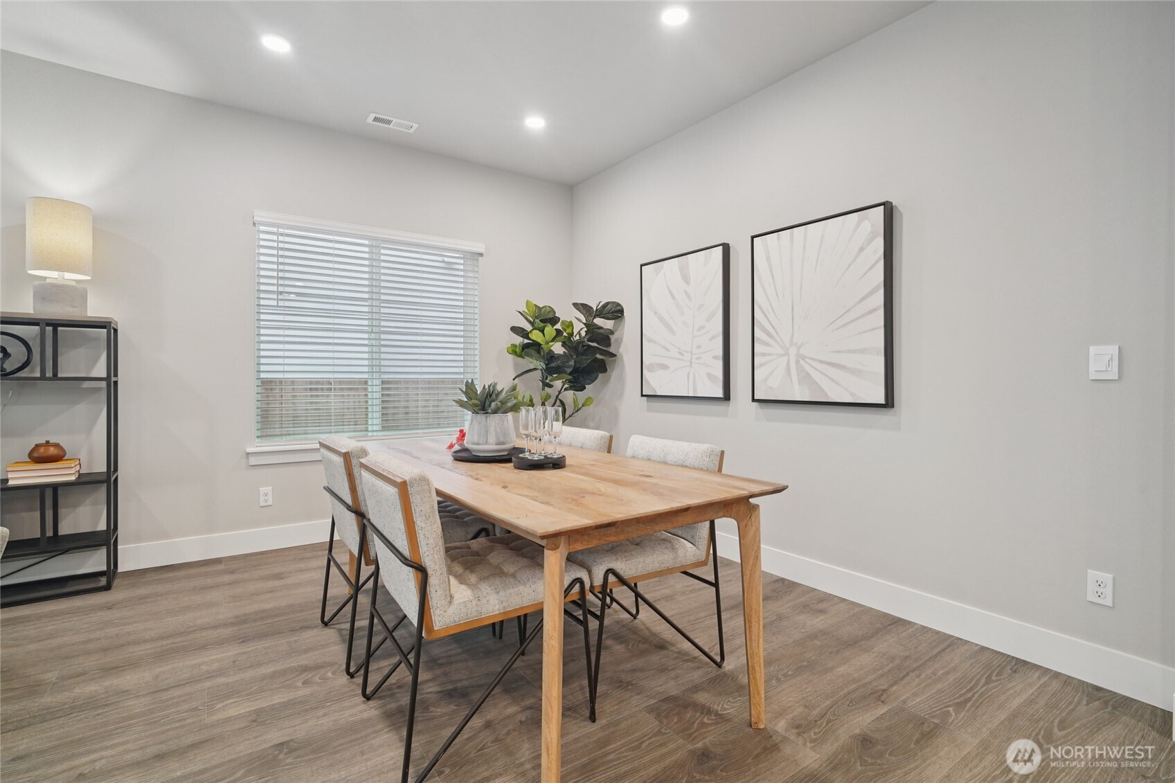 Photos are for representation only.  Features, colors and selections may differ from photograph. See site agent for details.