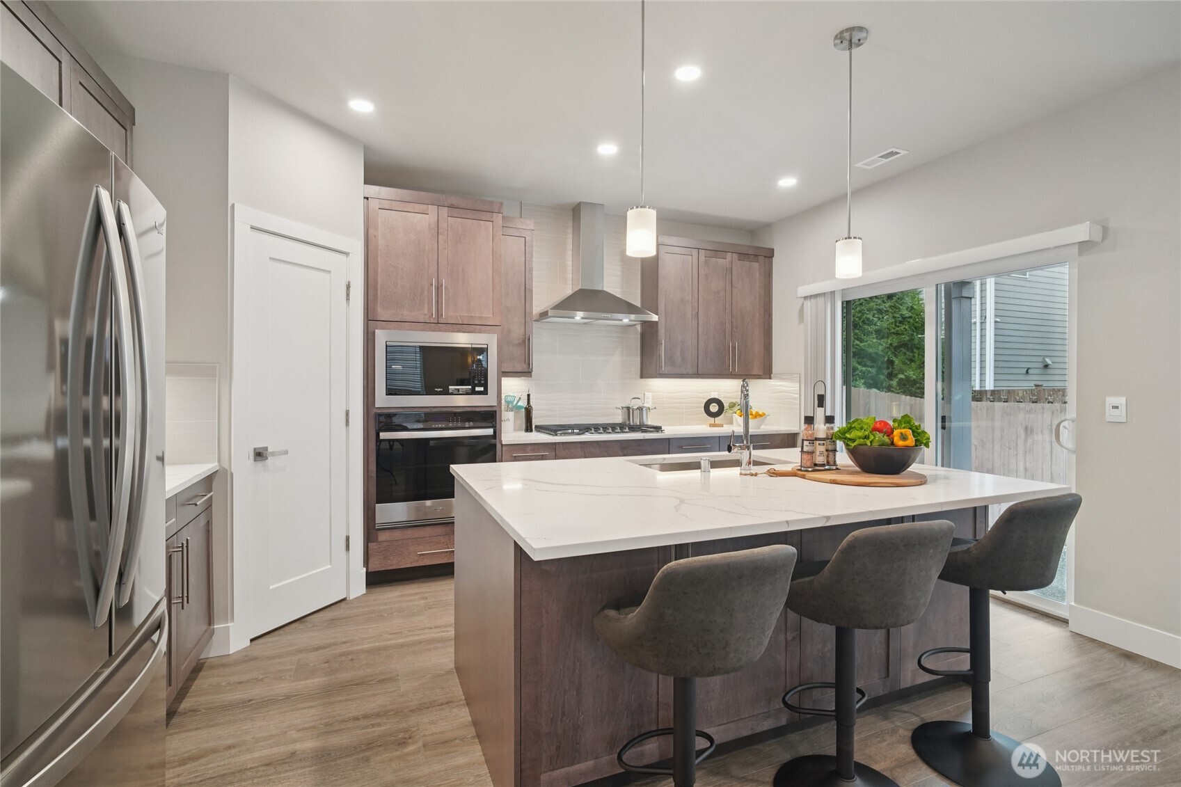 Photos are for representation only.  Features, colors and selections may differ from photograph. See site agent for details.