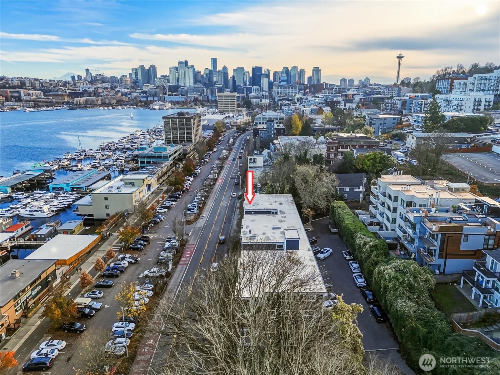 Explore nearby dining, shopping, and parks right from your doorstep.