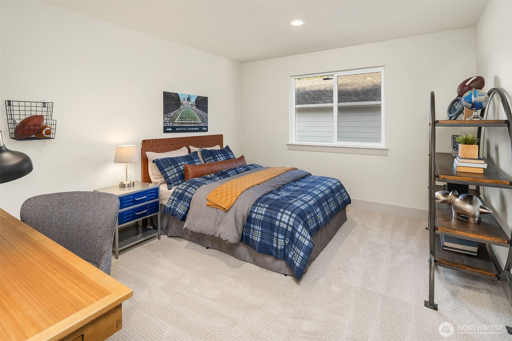 Soaking Tub & Huge Walk in Shower