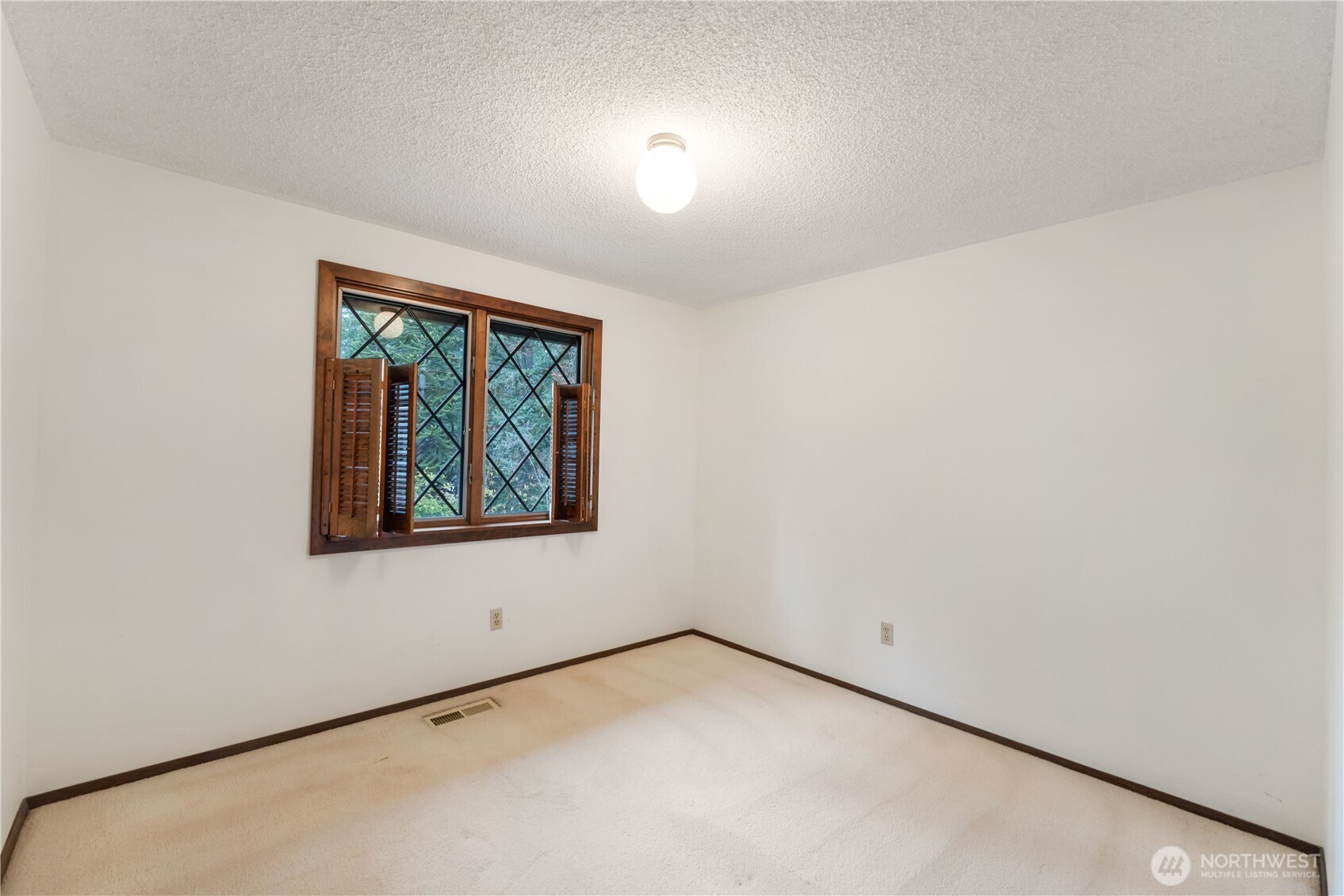 Unstaged 2nd Bedroom