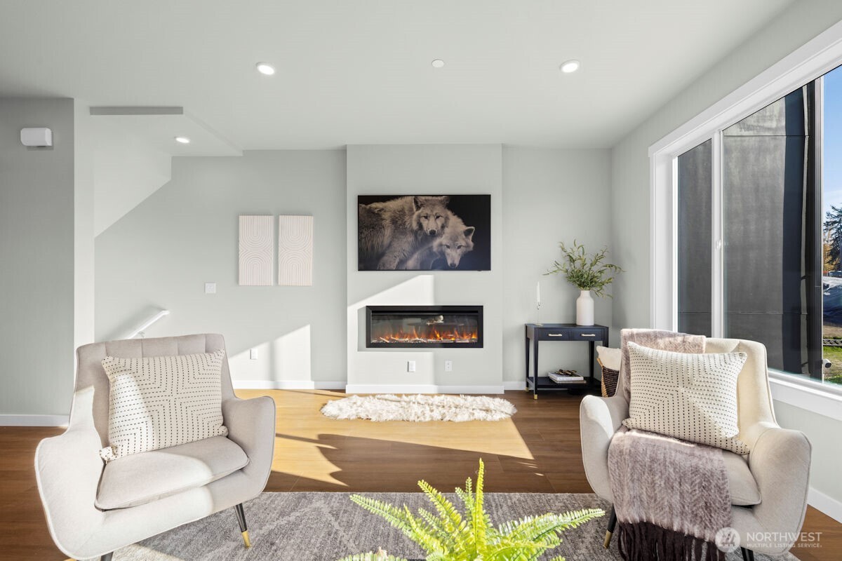 Photographs are for illustrative purposes only. Features, finishes, interior/exterior colors, landscaping and floorplan shown may vary from actual homes built.