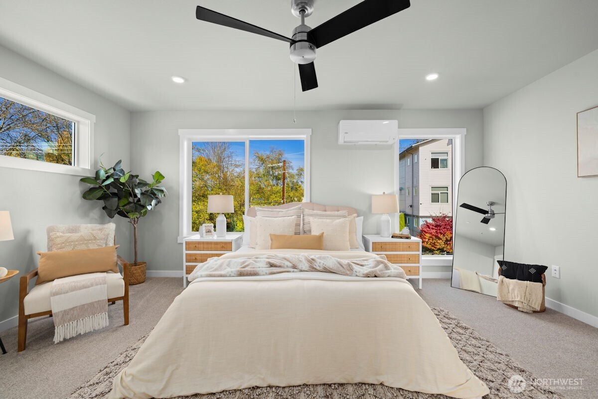 Photographs are for illustrative purposes only. Features, finishes, interior/exterior colors, landscaping and floorplan shown may vary from actual homes built.