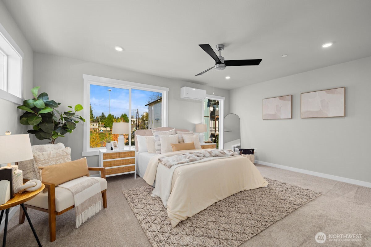 Photographs are for illustrative purposes only. Features, finishes, interior/exterior colors, landscaping and floorplan shown may vary from actual homes built.