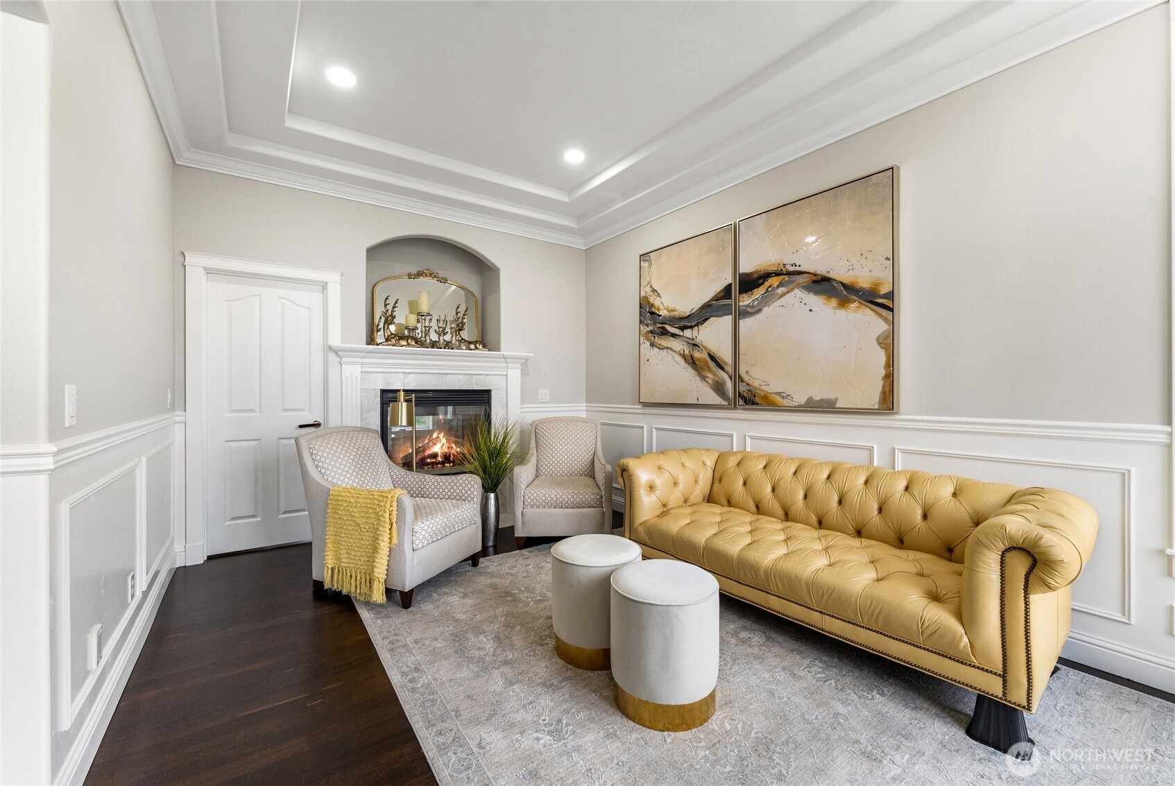 Entry onto dining area