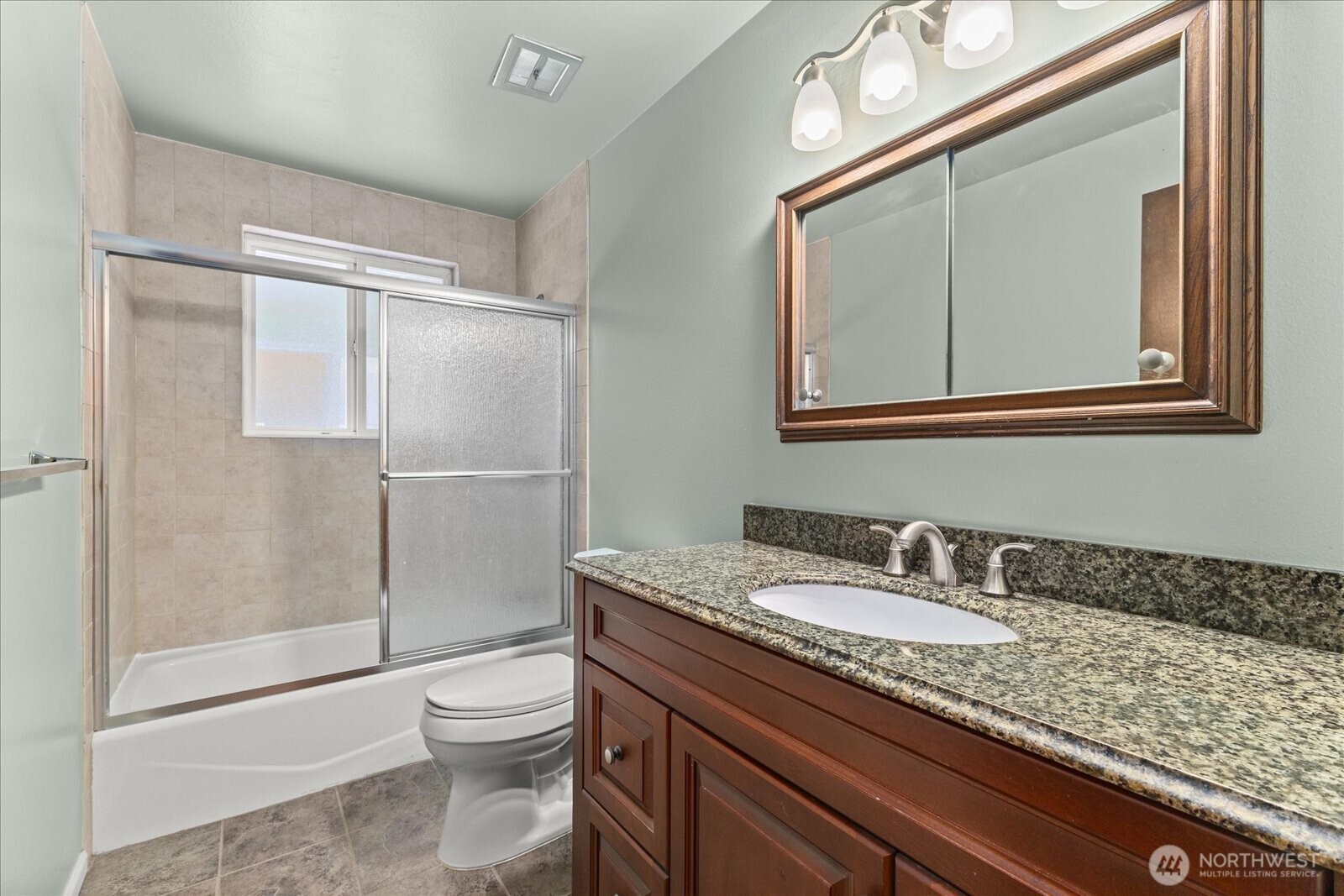 2nd Bathroom upstairs