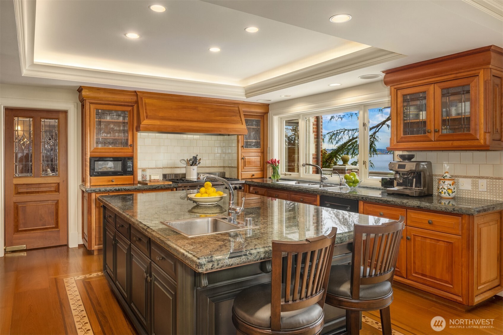 A kitchen perfect for hosting.