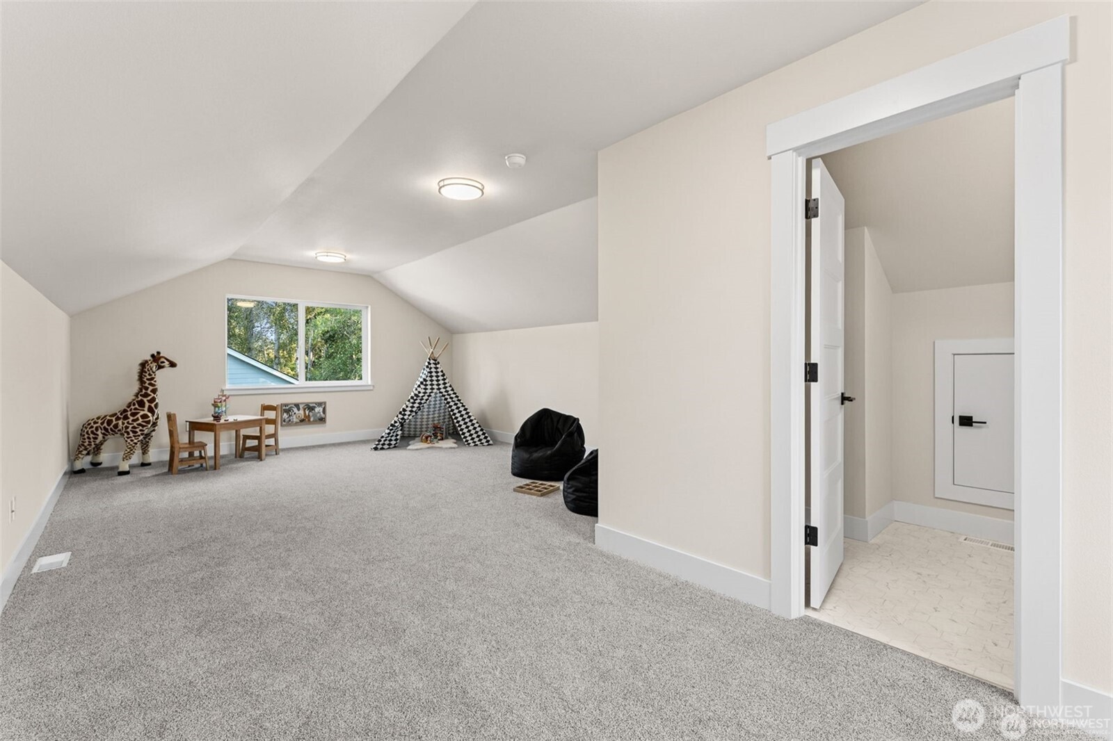 Photo is of the same floorplan and is for display purposes to show options. photo may contain upgrades.