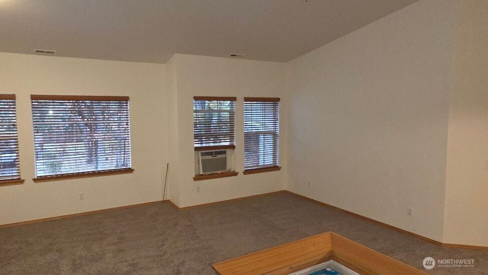 Spacious and open Livingroom