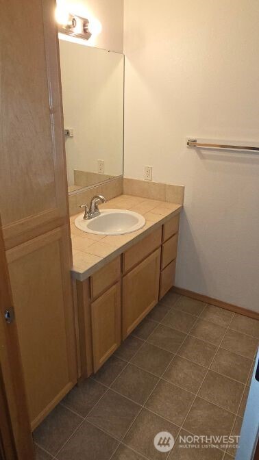 Main Bathroom 3/4 with shower